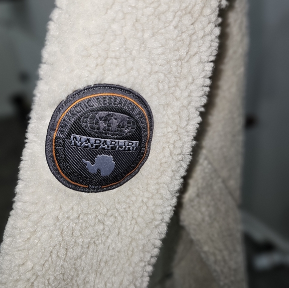 Napapijri Cream Sherpa Scarf - Picture 1 of 8